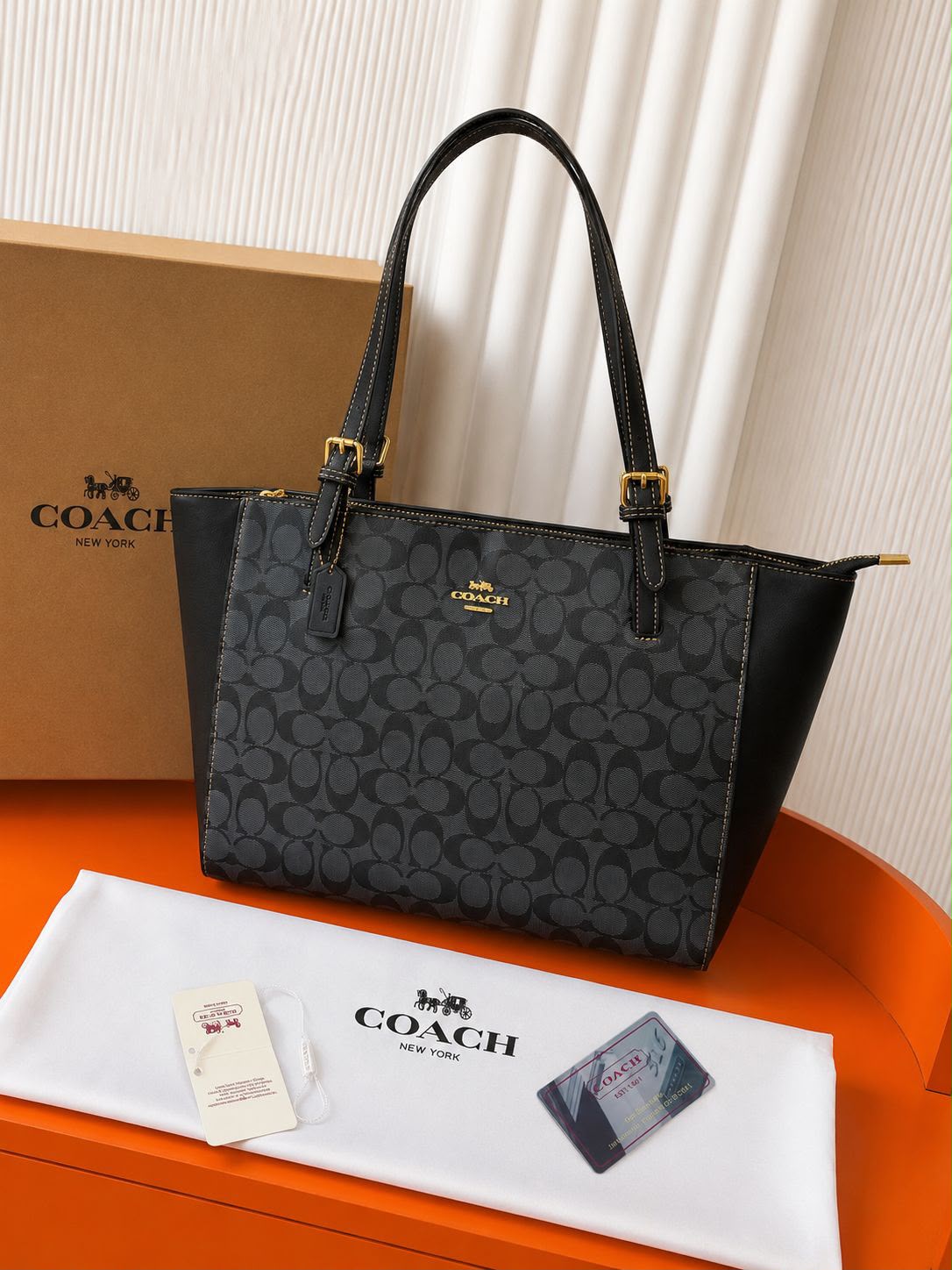 Coa_h Signature Canvas Gallery Tote – Black & Charcoal