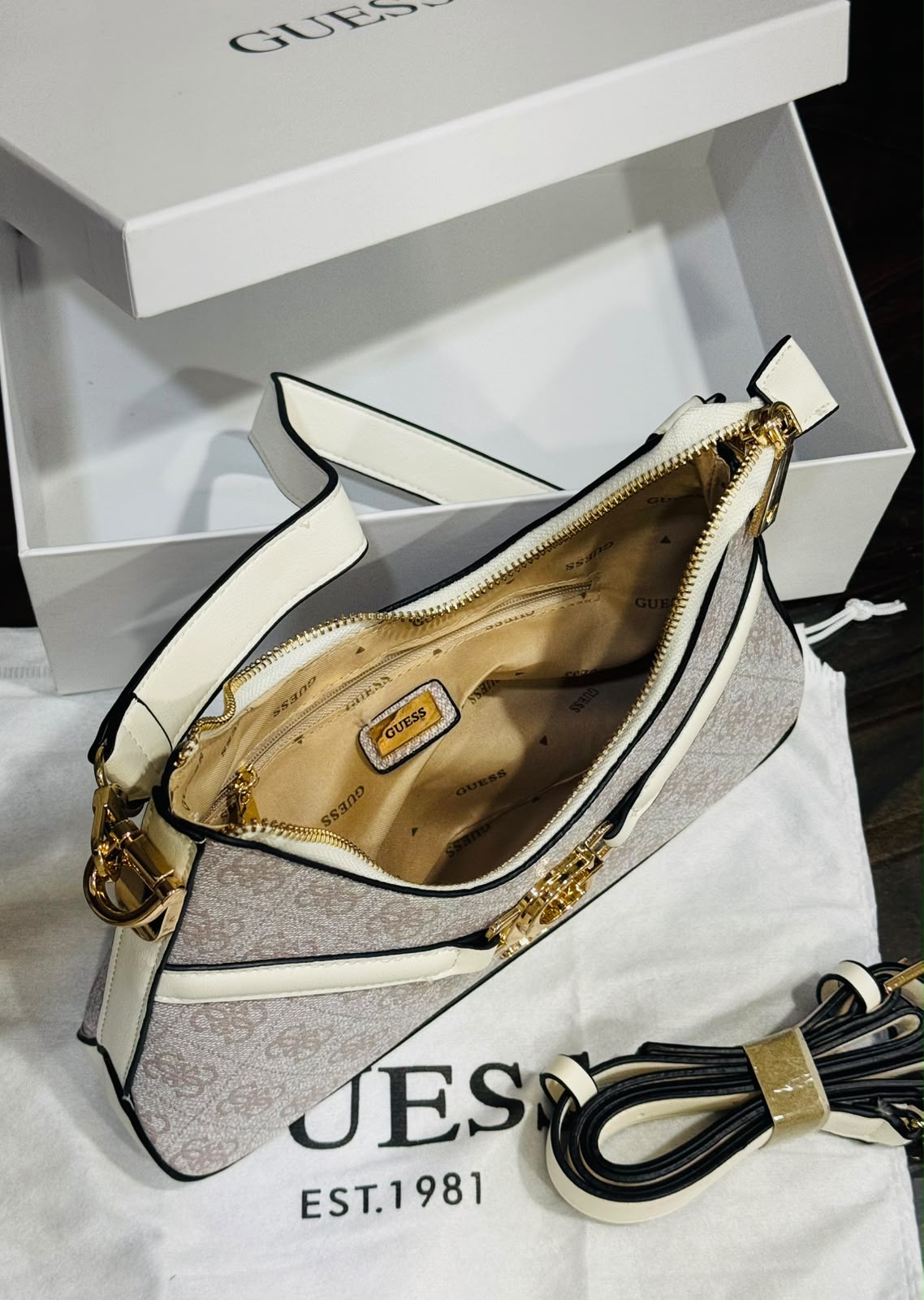 Gue_s White Monogram Shoulder Bag with G-Logo Hardware